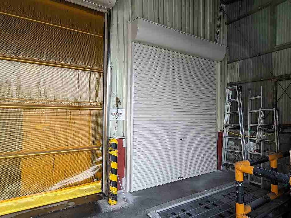 手動シャッター取付工事|和歌山・南大阪 工場工事・設備メンテナンス.com